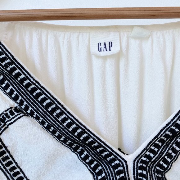GAP OFF-WHITE V-NECK LIGHTWEIGHT BOHEMIAN TOP - Picture 3 of 3